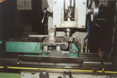 transport container pin milling